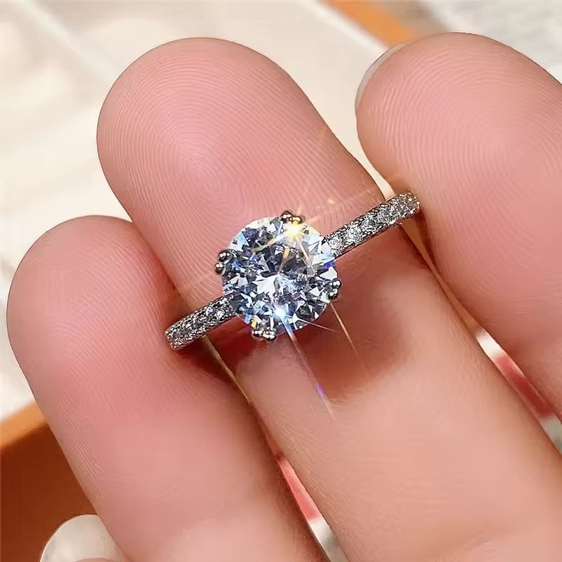 Anello in Argento 925 con Moissanite – Raffinatezza e Lusso senza Tempo